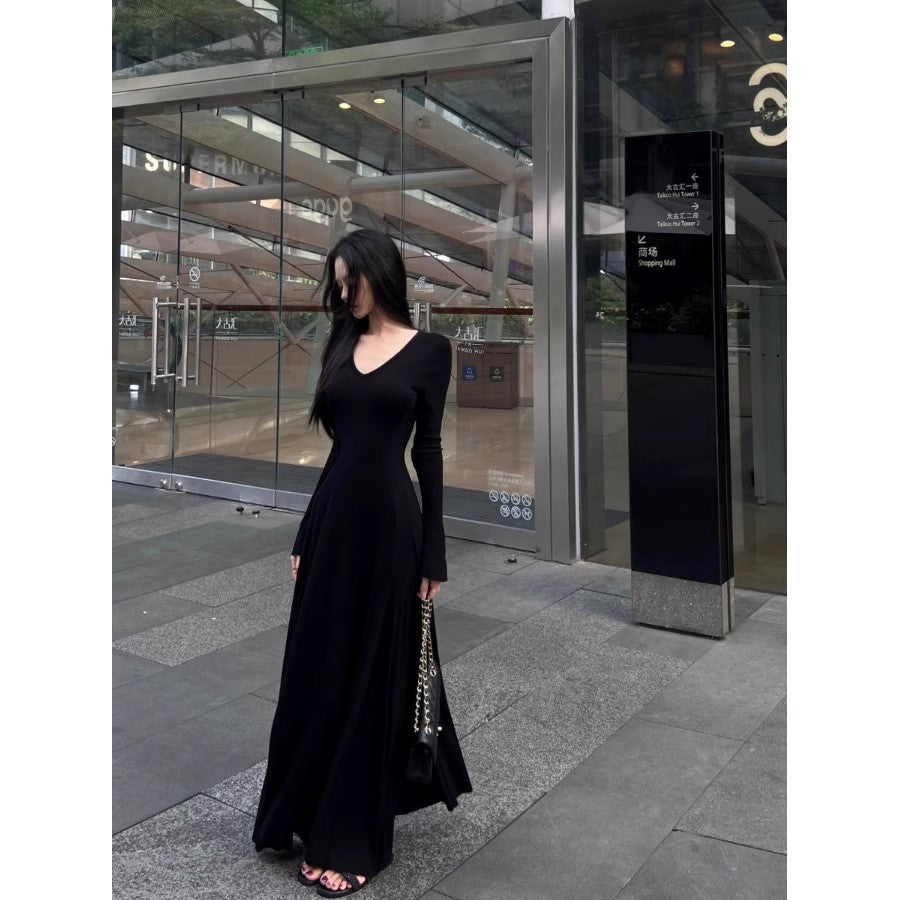 Women's V-Neck Knitted Dress
