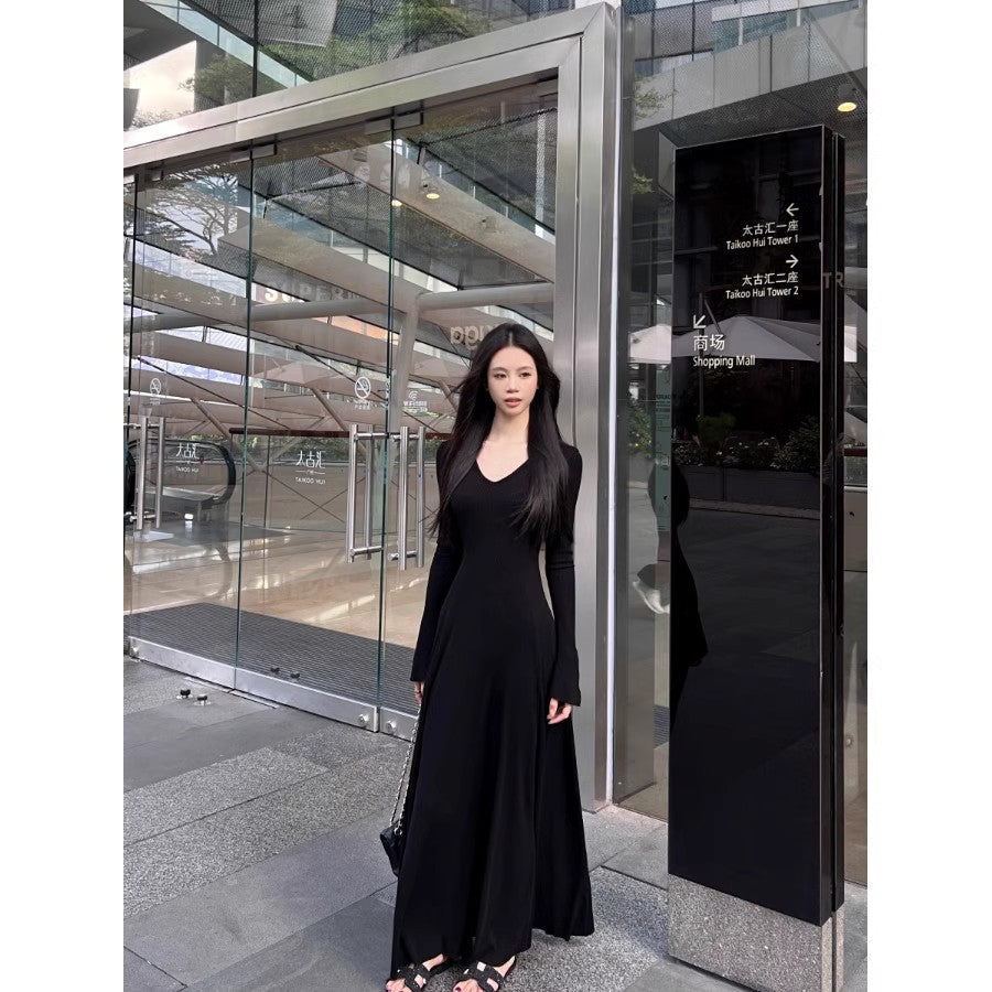 Women's V-Neck Knitted Dress